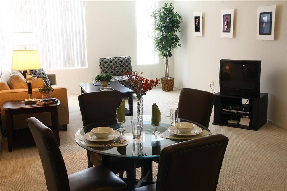 Oakwood 101 San Fernando San Jose Room photo